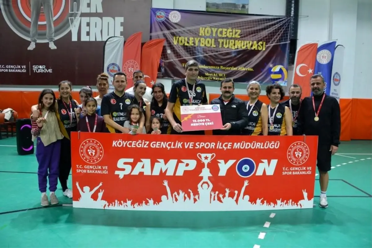 Köyceğiz’de 25 Takım Mücadele Etti: Voleybol Turnuvası Ödül Töreniyle Sonuçlandı
