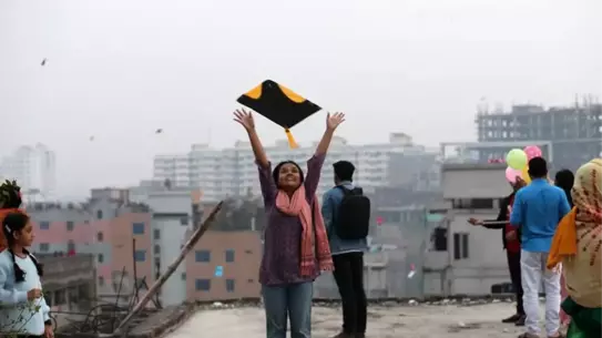 Sakrain Festivali'nde gece havai fişekleri