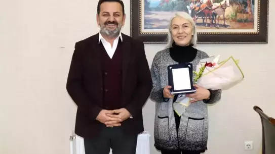 Şehit yakını Nermin Elmas’a saygı duruşu