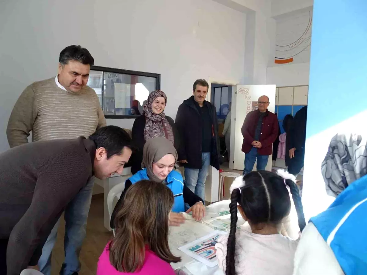 Havran’da Çanta Boyama Atölyesi: Minik Eller Renklerle Buluştu