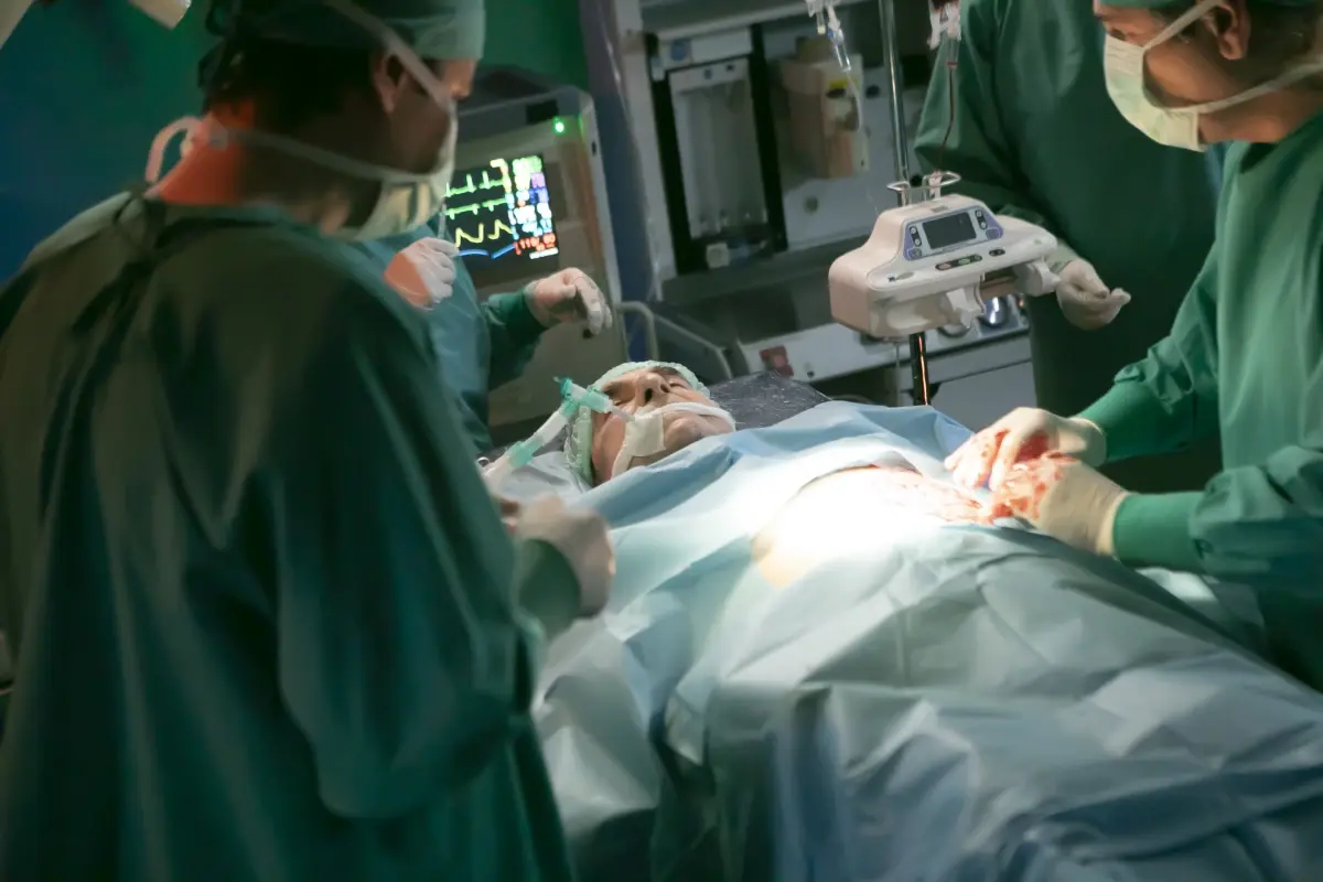 Arka Sokaklar'da Gerilim Dorukta: Rıza Baba'nın Ölümü ve Ali'nin İntikam Planı