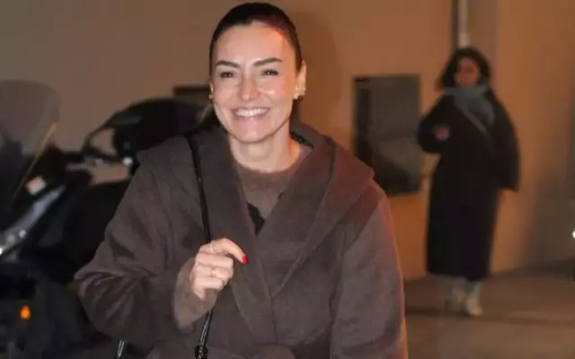 Sevcan Orhan ve Görkem Duman otel odasında