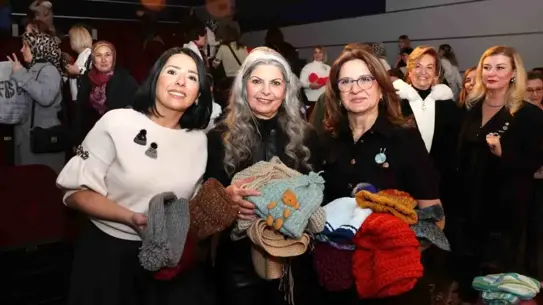 Bursa’da Kadınlar Bir Araya Gelerek İyilik İçin Örgü Atölyesi Düzenledi