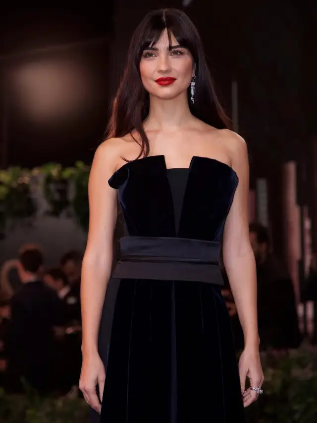 Tören sonrası Tuba Büyüküstün'ün röportaj anı