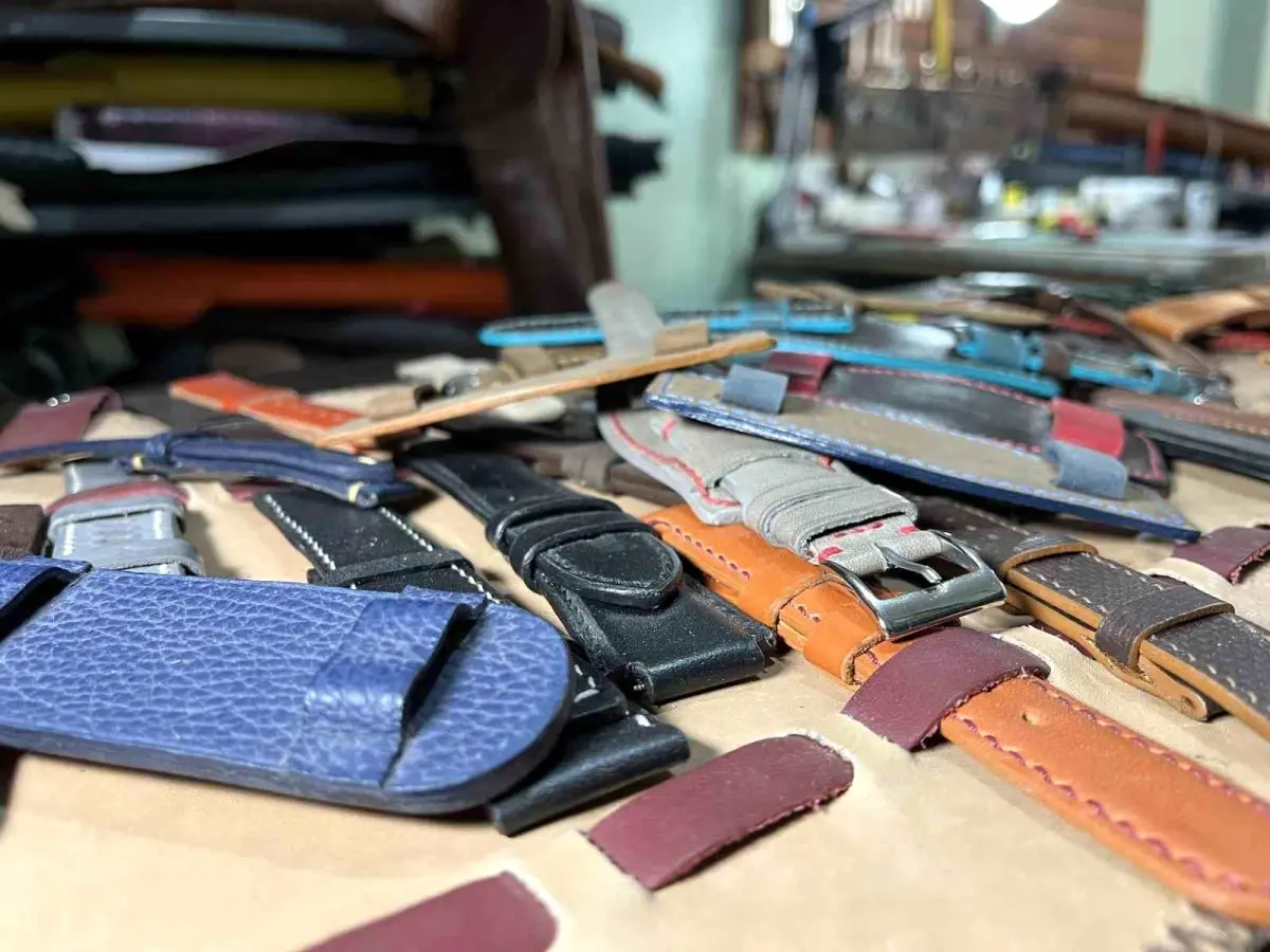 Konya’nın El İşçiliğiyle Şekillenen Deri Saat Kordonları