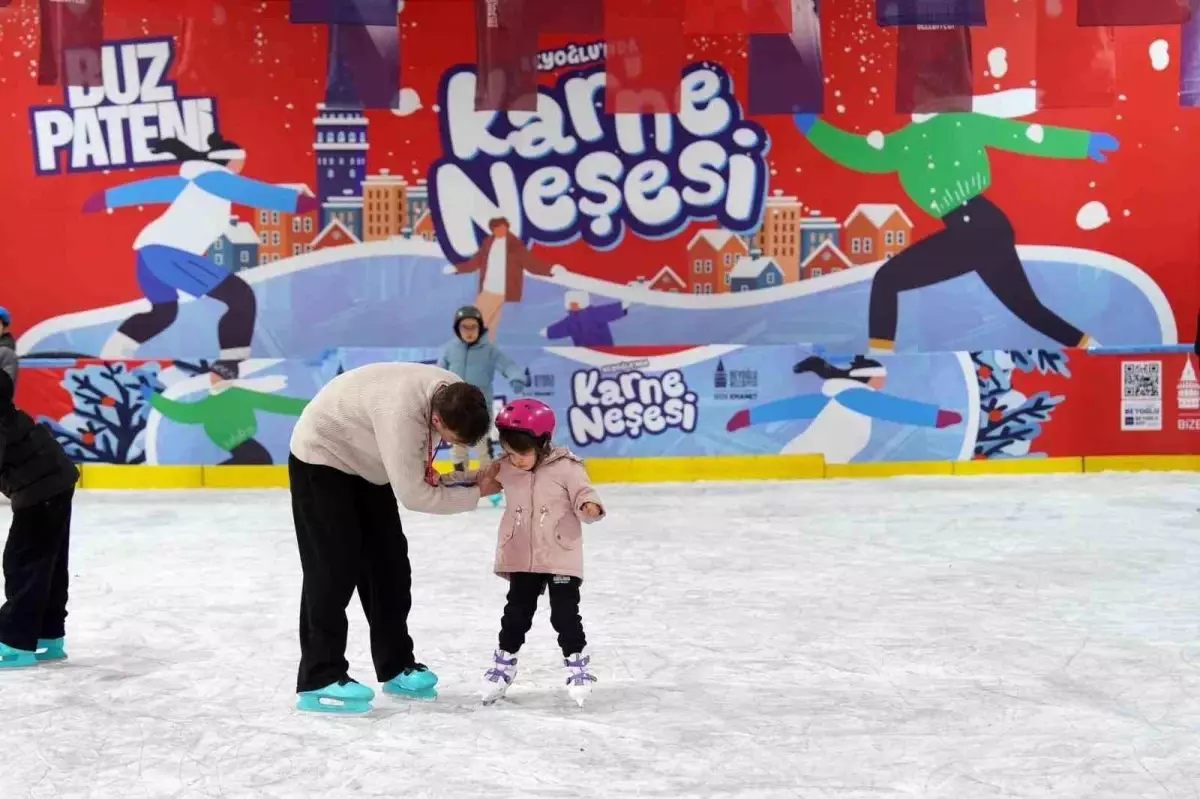 Beyoğlu'nda 6-14 Yaş Çocuklara Ücretsiz Buz Pisti: Karne Tatiline Renk Katıyor