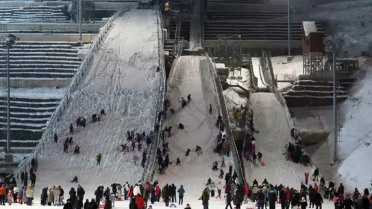 Atlama kulelerinde kızak keyfi