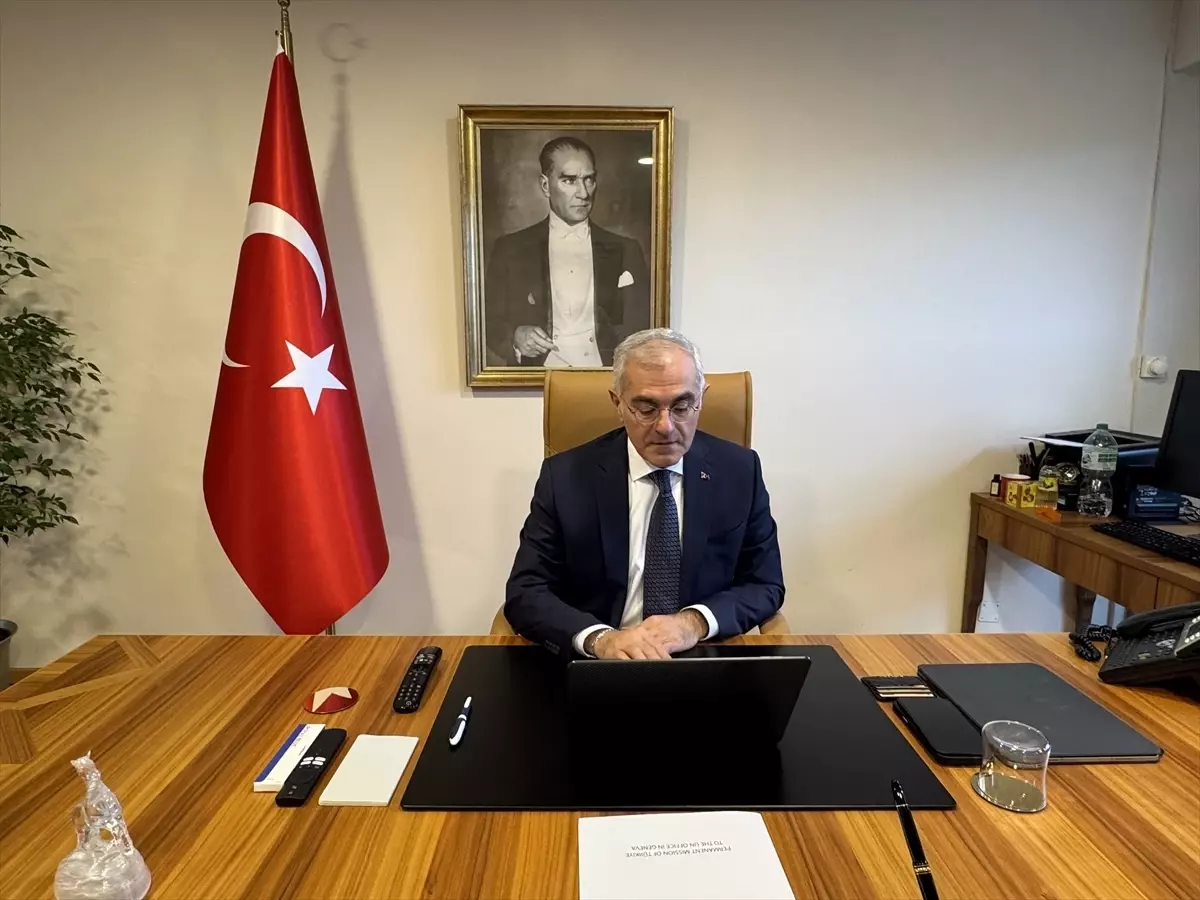 Büyükelçi Burak Akçapar, AA’nın Yılın Kareleri Oylamasına Katıldı