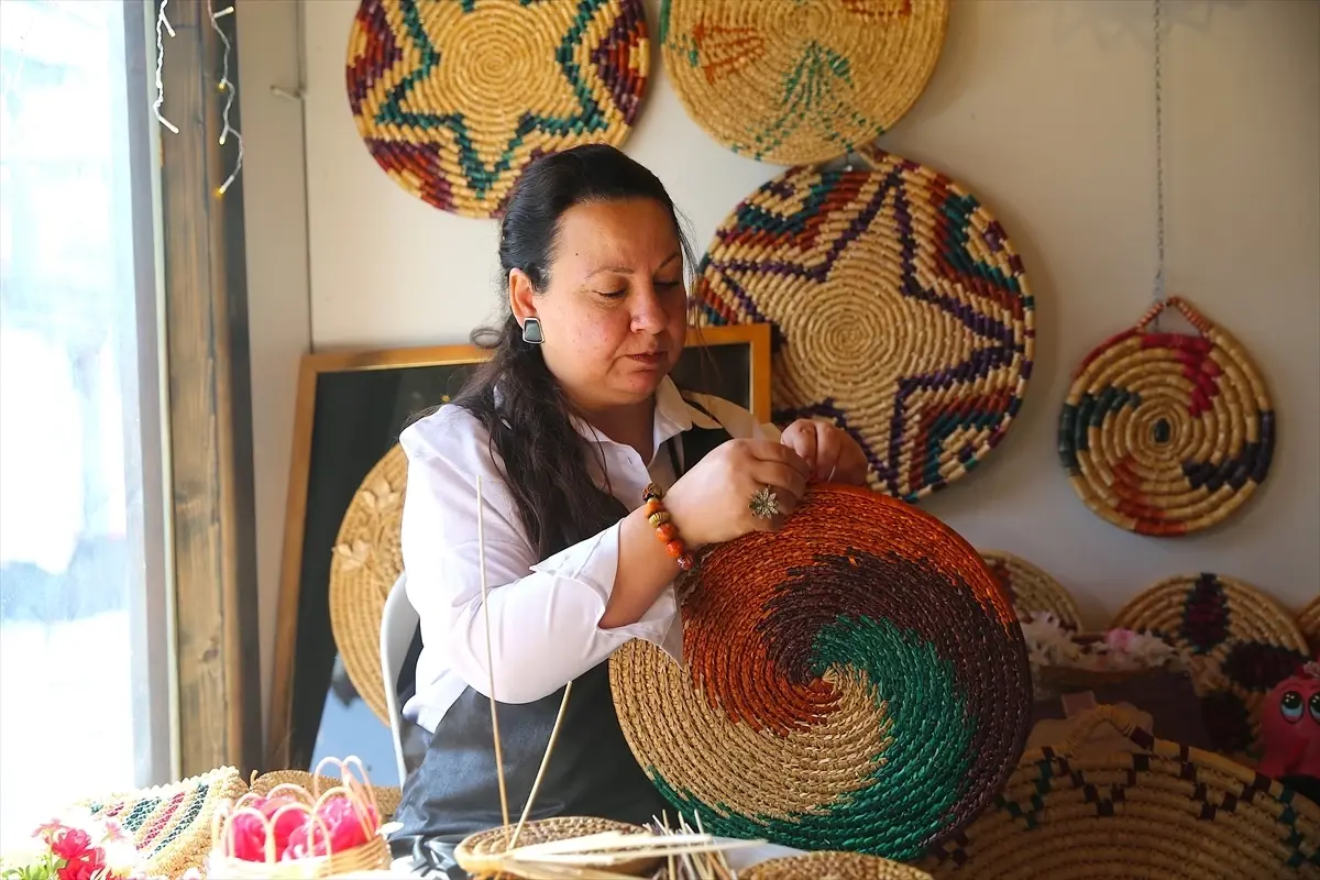 Deprem Sonrası Hasır Örme Sanatında Yeni Bir Soluk: Emel Temizkan