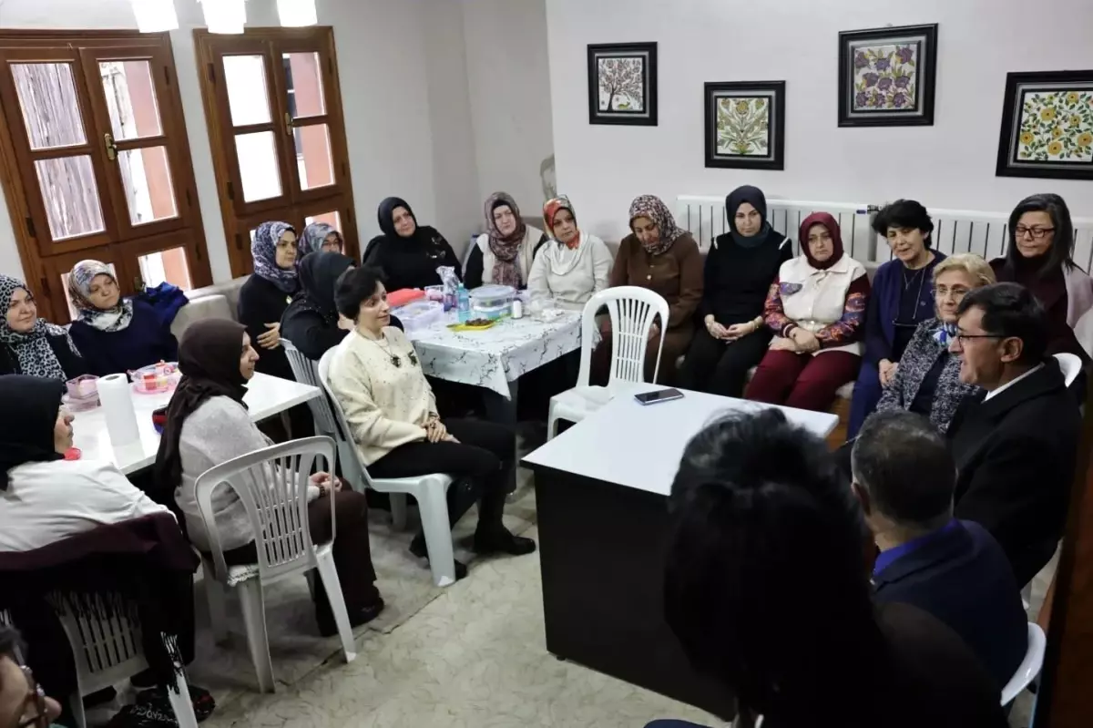 Kütahya Belediyesi Geleneksel El Sanatları Kurslarını Ziyaret Etti