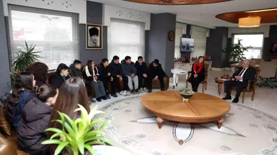 Çocukların el emeği seramik pano