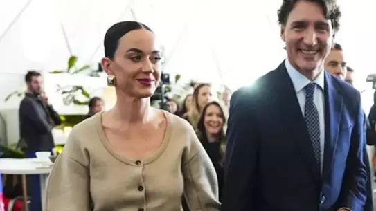 Katy Perry ve Justin Trudeau Davos'ta el ele ana fotoğrafı