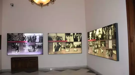 Zübeyde Hanım mezar taşının detaylı fotoğrafı