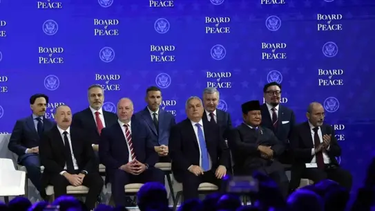 Barış Kurulu sözleşmesi imza anı