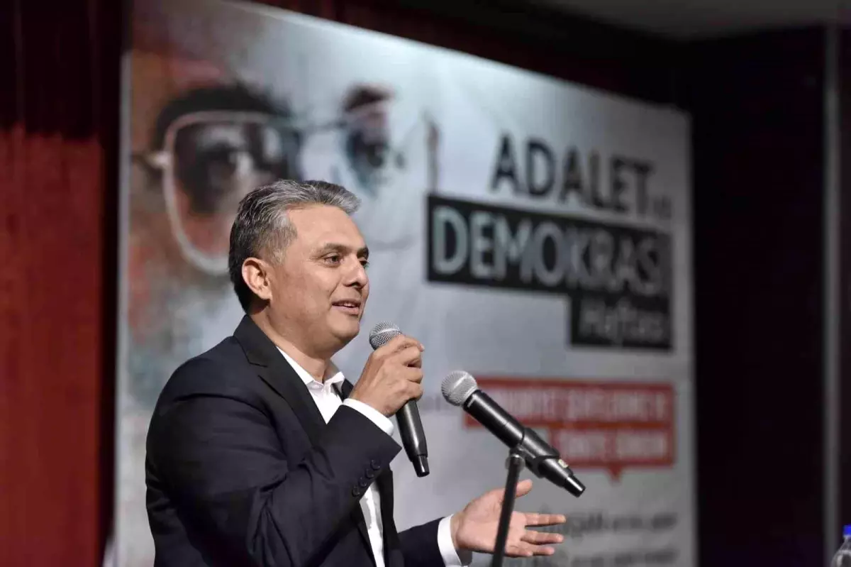 Muratpaşa’da Uğur Mumcu Anısına Aydınlık Paneli