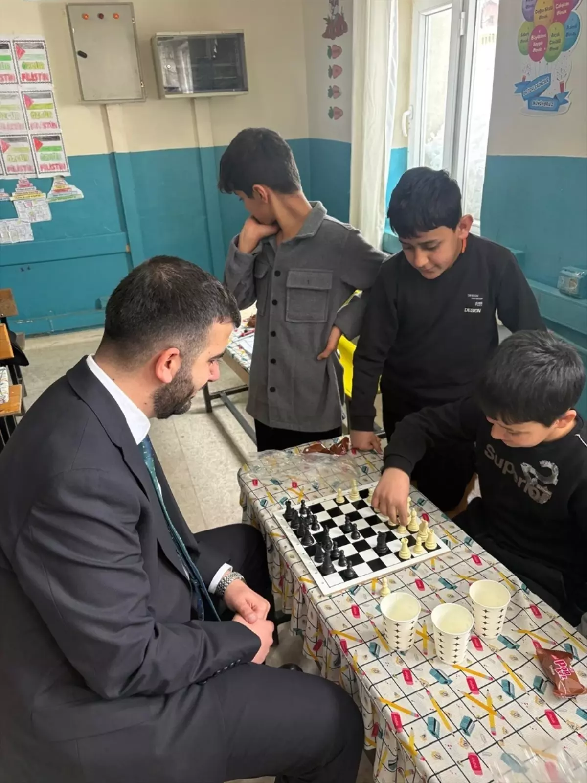 TÜGVA Hakkari Temsilciliği, Ortaokul Vakıf Okulu Programı Kapsamında Okulları Ziyaret Etti