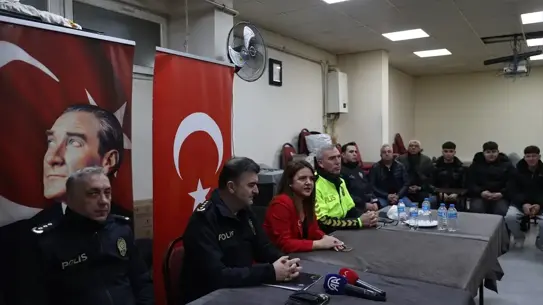 Edirne Emniyet Müdürü Muhittin Ayhan'dan Dolandırıcılık Uyarısı: Kurtuluş Mahallesi'nde Huzur Toplantısı