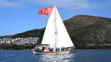 Tirhandil Cup Kış Trofesi yarış sırasında tekne