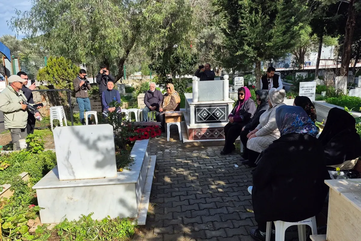 Fatma Girik Anma Töreni Sadece 10 Kişiyle Gerçekleşti