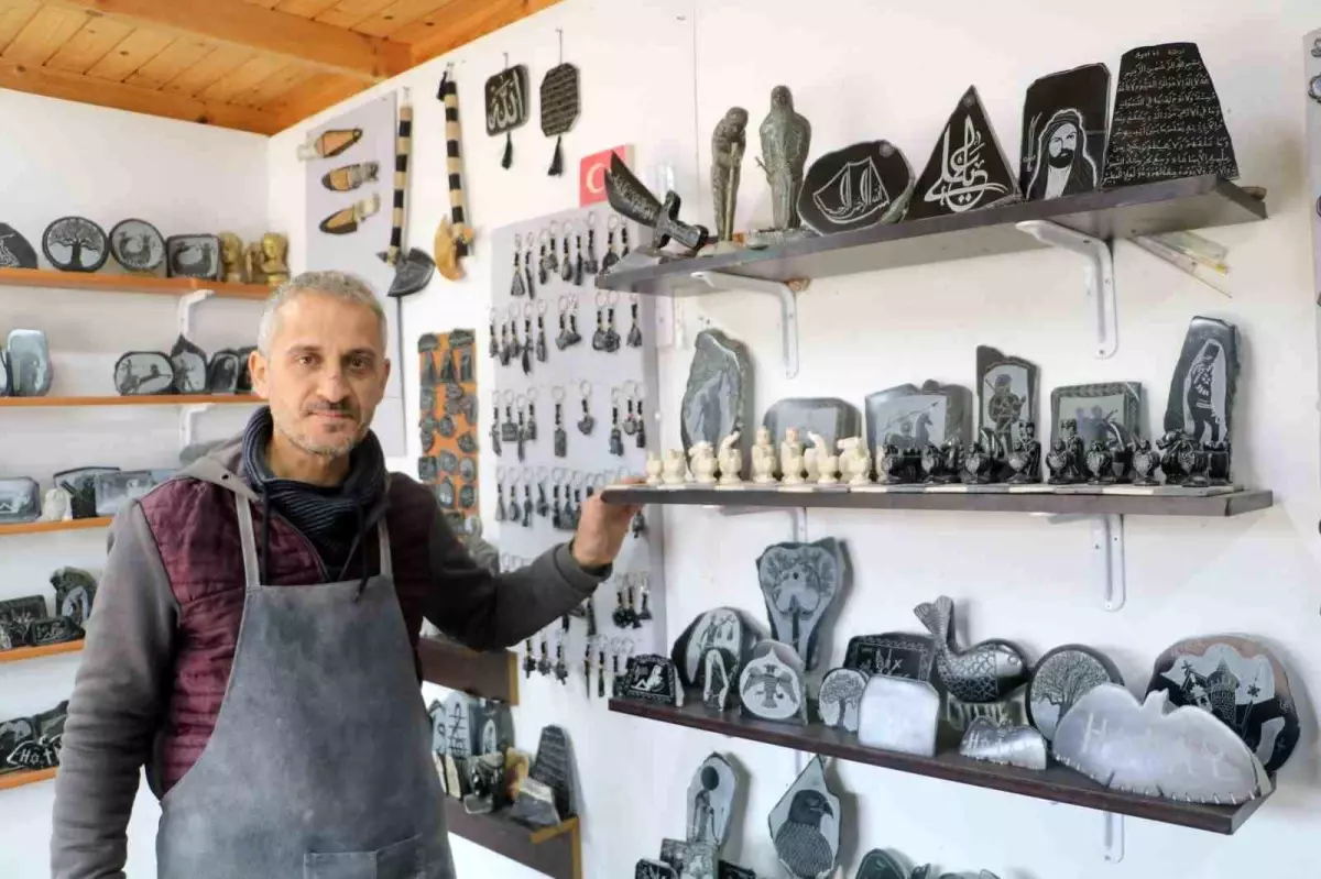 Serpantin Taşı Sanatıyla Ekmeğini Kazanan Usta: Ali Güler'in 25 Yıllık Yolculuğu