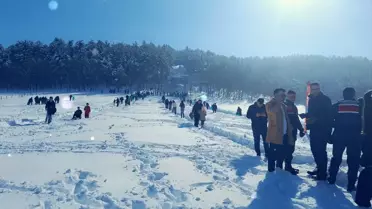 Kış şöleninde kar aktiviteleri