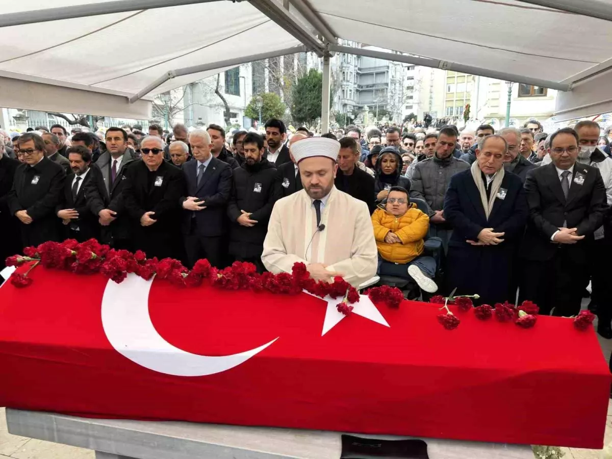 Türk Tiyatrosunun Efsanesi Haldun Dormen, Harbiye’de Veda Aldı
