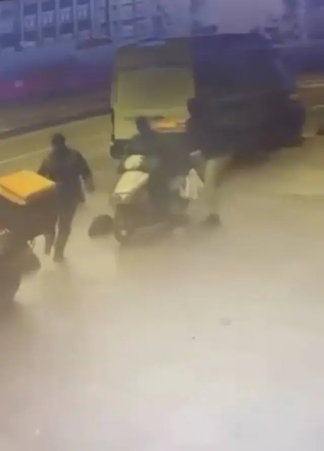 Şüpheliyi kuryenin motosikletinde yakalayan polis memurunun kararlı ifadesi