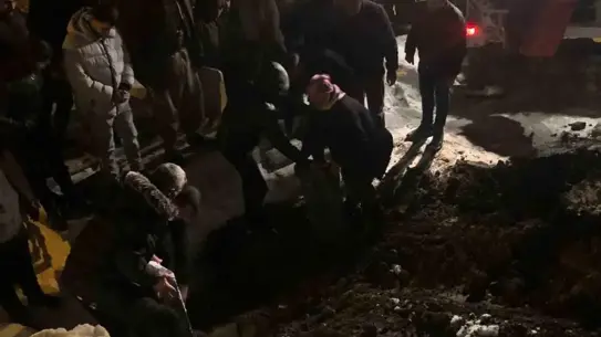 Kaza sonrası belediye otobüsü ve kaza alanı