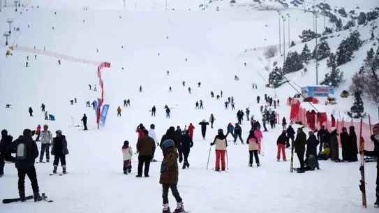 Çakal kayak yaparken