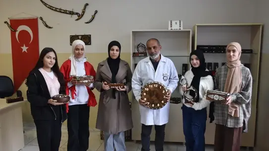 Sedef işlemeciliğiyle hazırlanmış takı örnekleri