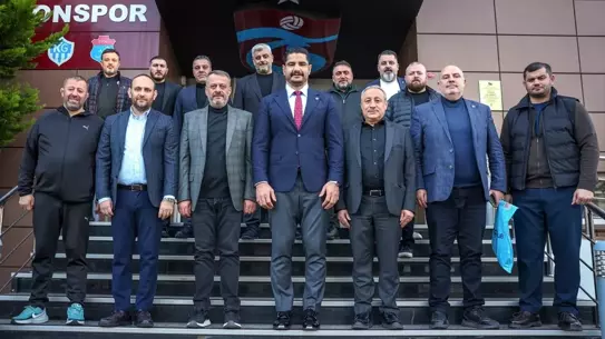 Trabzonspor formaları ve plaket takdimi