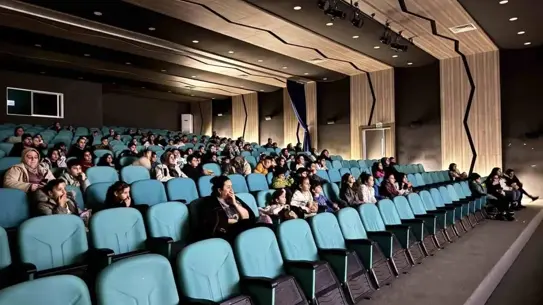 Kaykaycı Kız film gösterimi anı