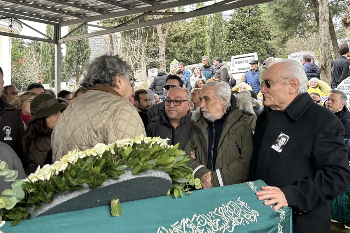 Seha Okuş’un Son Yolculuğu: İstanbul’da Duygusal Cenaze Töreni