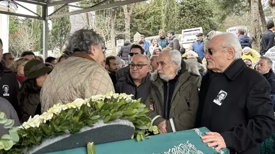 Seha Okuş’un Son Yolculuğu: İstanbul’da Duygusal Cenaze Töreni