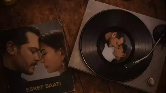 Sezen Aksu'nun 'Eşref Saati' şarkısının sahne fotoğrafı