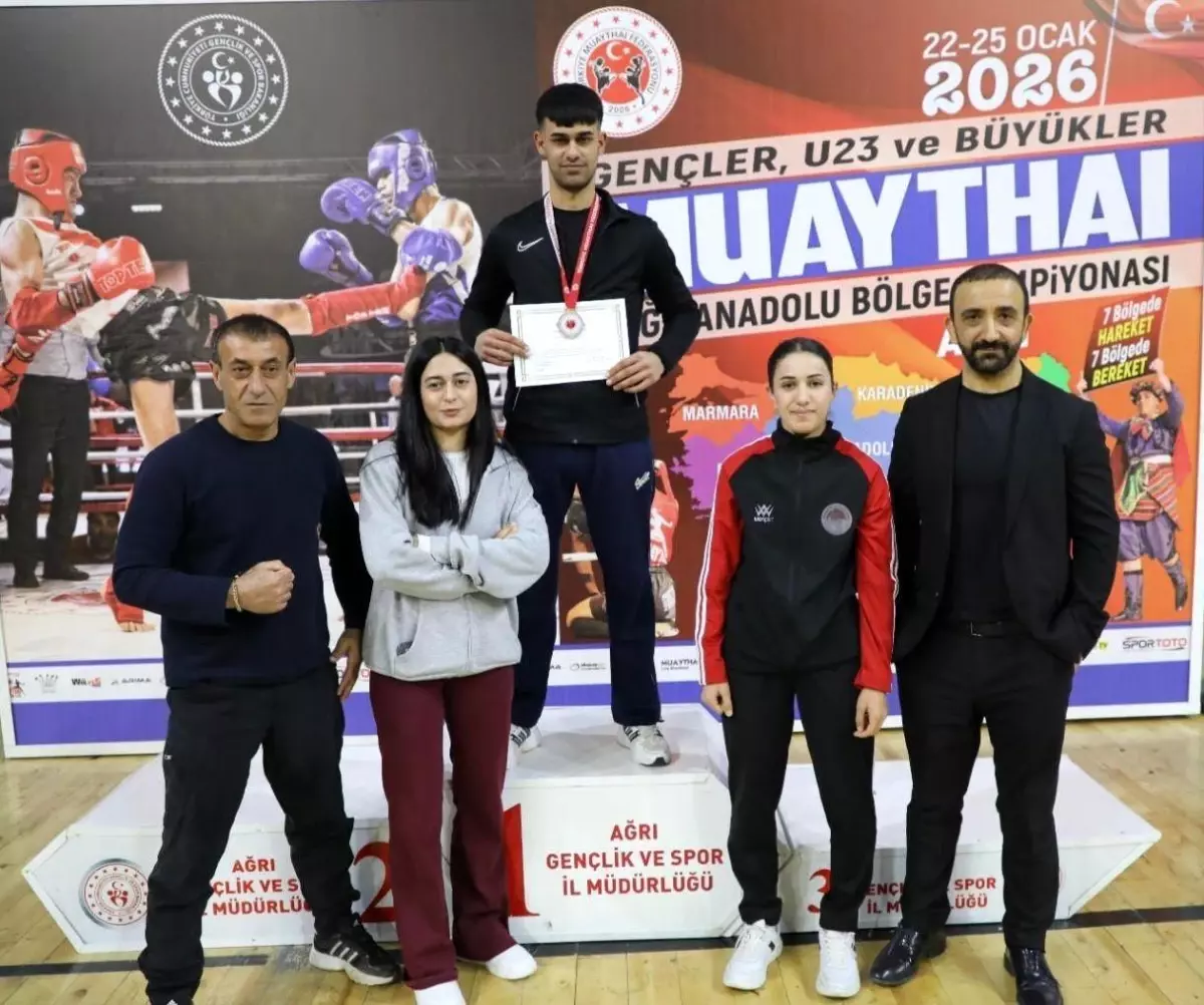 Elazığlı Sporcular Doğu Anadolu Muay Thai Şampiyonası'nda 10 Altın Madalya Kazandı