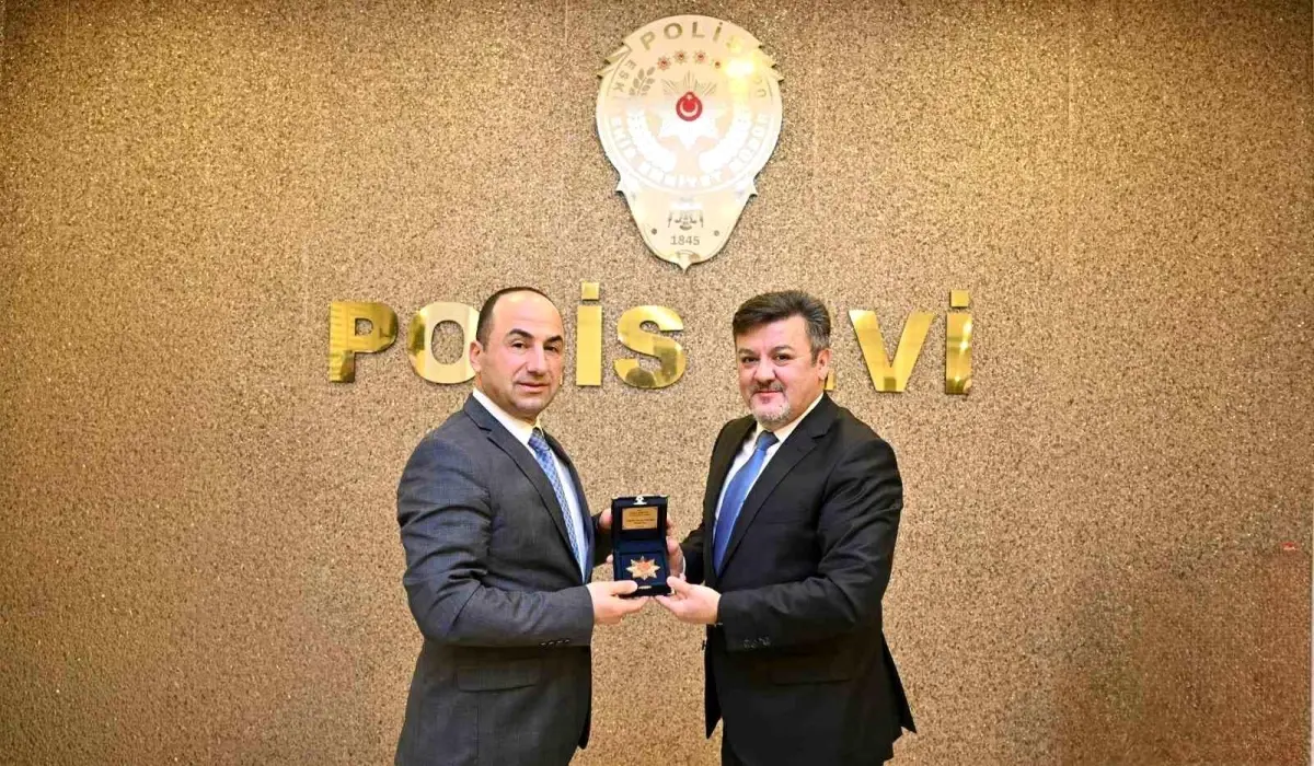 Eskişehir Emniyet Müdürü Barutcu’ya Veda Yemeği Görüntülendi