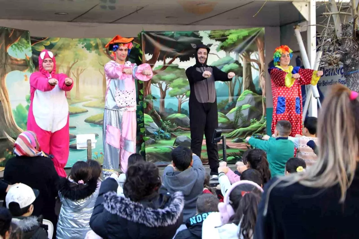 Yüreğir'de Ara Tatil Çocuk Şenliği Renkli Anlara Sahne Oldu