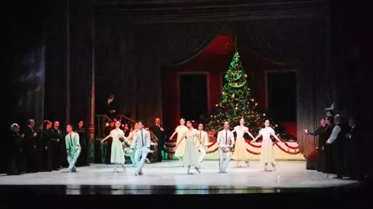 Fındıkkıran bale sahnesi