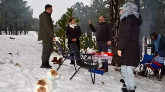 Sandras Dağı'nda kar keyfi yapan vatandaşlar