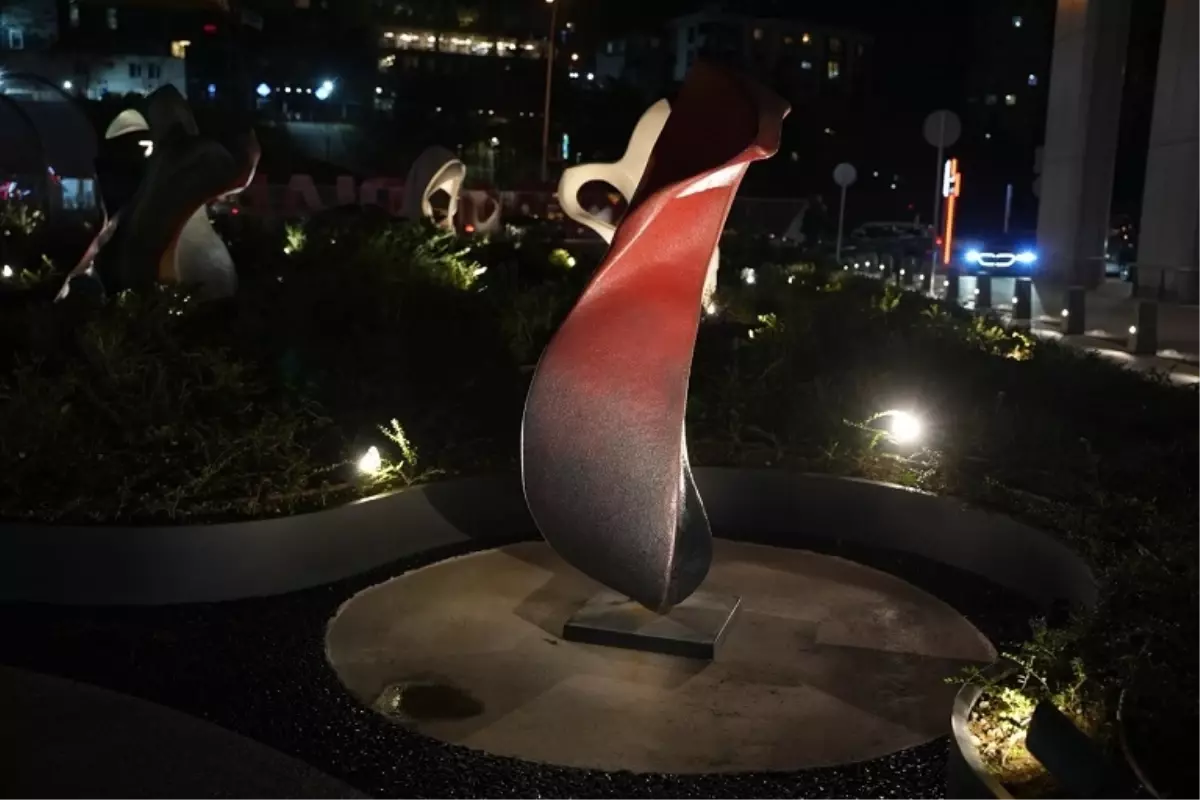 Yılmaz Zenger'in 286 Eserlik Koleksiyonu Memorial Sağlık Grubu'ndan Sanatseverlerle Buluştu