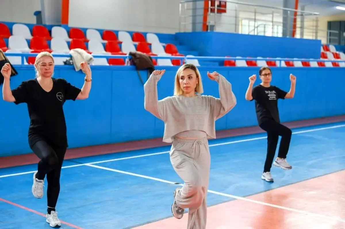 Yunusemre Belediyesi’nin Folklor Kursu ile Manisa’nın Geleneksel Oyunları Yaşatılıyor