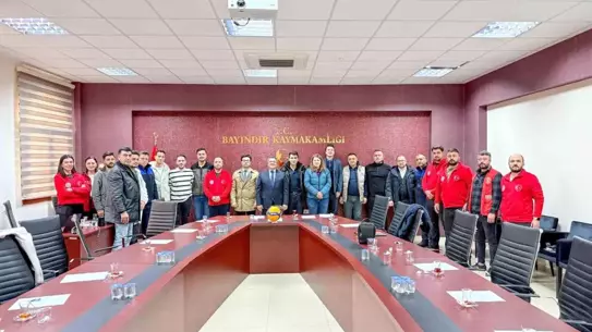 Voleybol sahasında oynayan takımlar