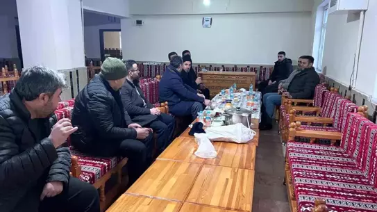 Sabah namazı sırasında toplu dua anı