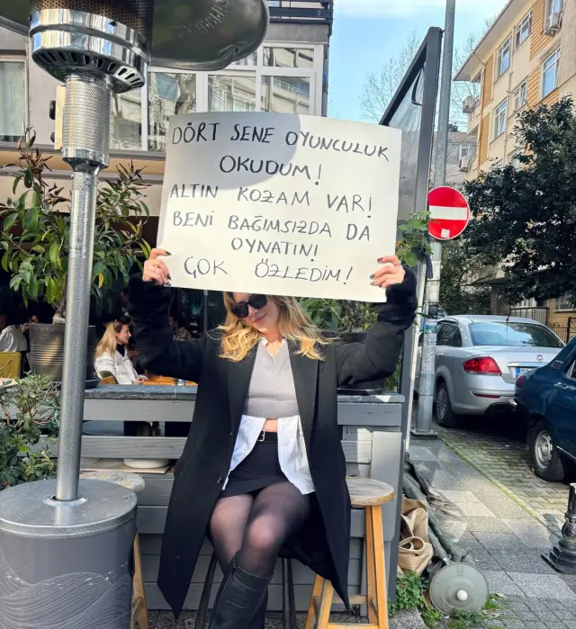 Hayal Köseoğlu pankart fotoğrafı 1