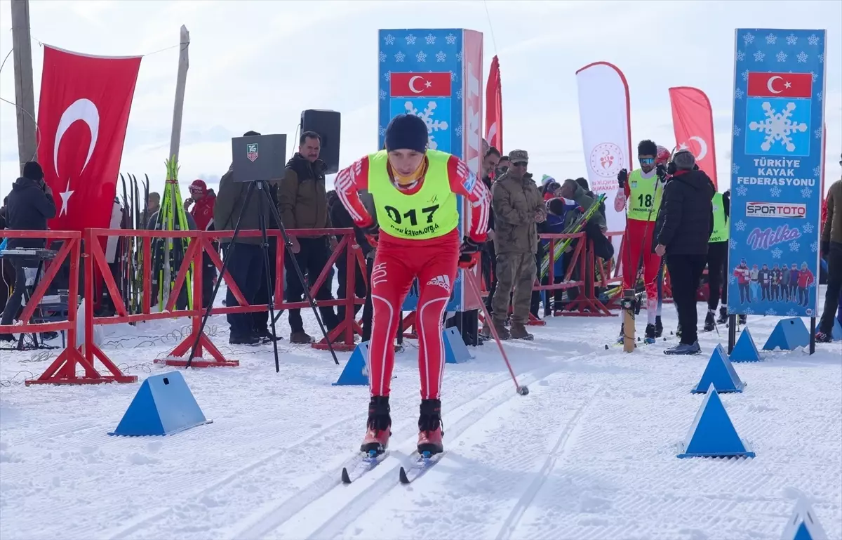 Yüksekova’da Kayaklı Koşu 1. Etap Heyecanı Başladı