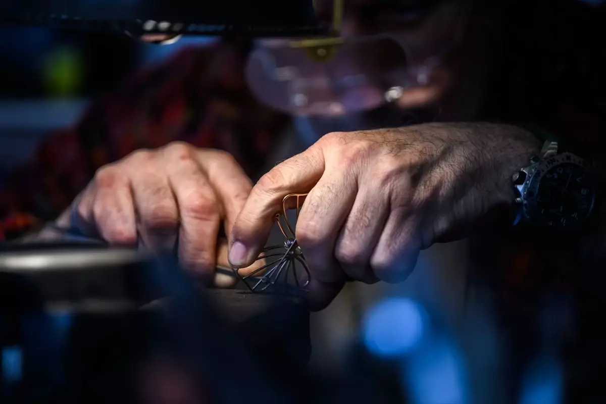 Avedis Kendir: İstanbul’un El İşçiliğiyle Parlayan Mücevher Ustası
