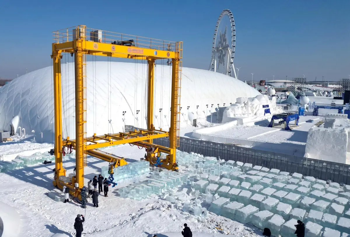 Harbin Buz ve Kar Dünyası'nda Otomatik Buz İstifleme Robotu Test Aşamasına Girdi