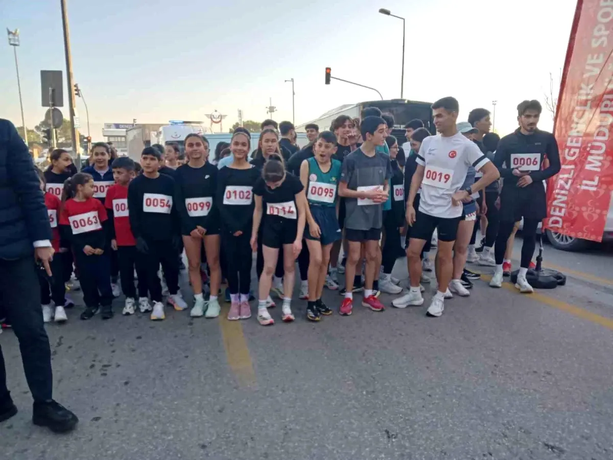Denizli'de 95. Yıl Dönümünde Atatürk Yol Koşusu Coşkusu