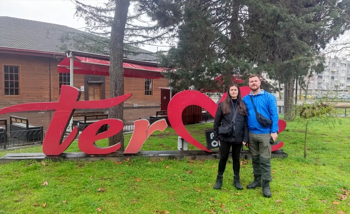 İngiliz Maceraperestler Terme'de Durakladı: Vietnam Yolculuğu Sürpriz Bir Durağa Erdi